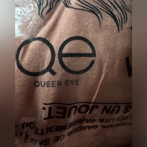 🏳️‍🌈 NWT! QE Jonathan Van Ness Statement Tshirt - Picture 6 of 13